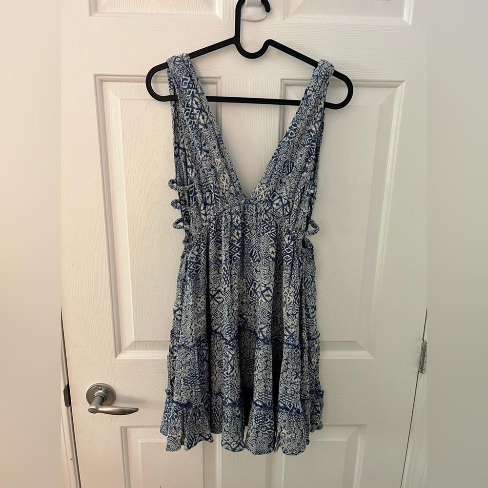 Blue and white midi dress - perfect for summer Size Small
